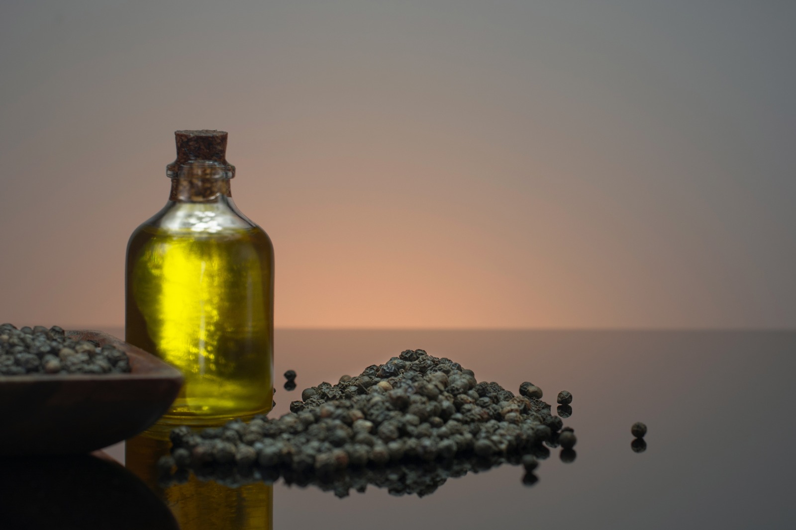 Top Benefits of Black Pepper Oil for Health and Wellness